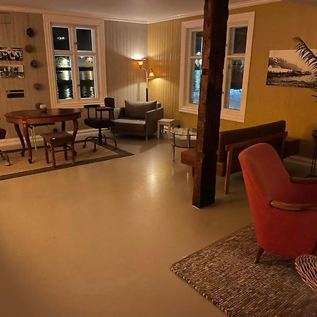 1. Etg I Dampskipsbrygga, Lodingen Havn Bagian luar foto