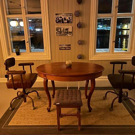 1. Etg I Dampskipsbrygga, Lodingen Havn Bagian luar foto