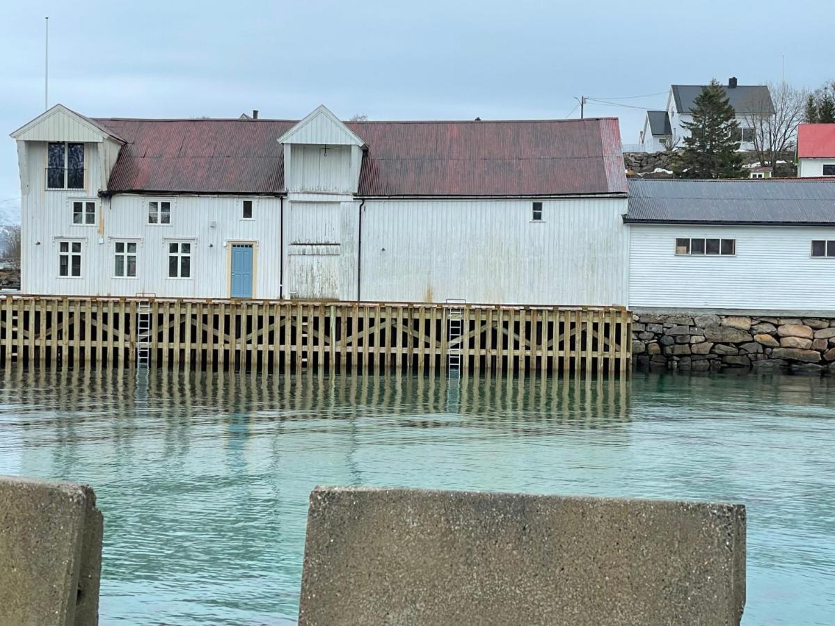 1. Etg I Dampskipsbrygga, Lodingen Havn Bagian luar foto
