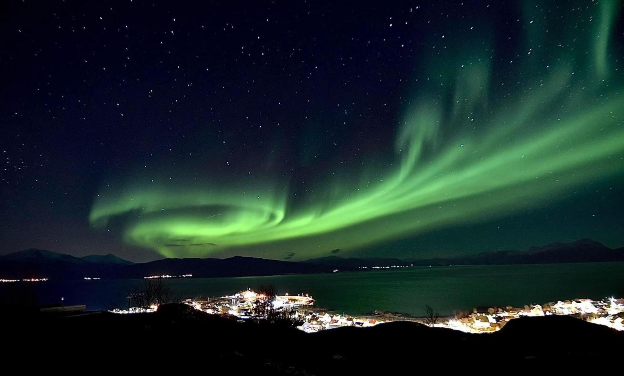 1. Etg I Dampskipsbrygga, Lodingen Havn Bagian luar foto